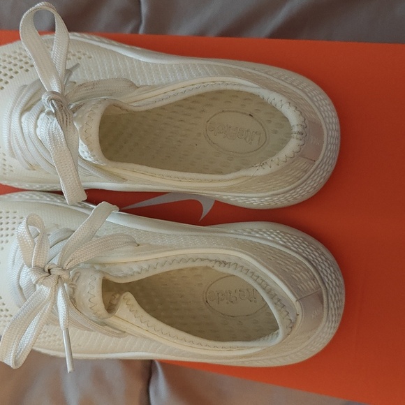 CROCS LiteRide 360 Pacer White Sneakers Womens Size 8 - Picture 2 of 3